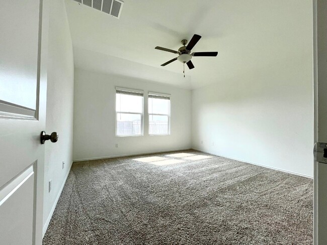 Building Photo - 112 Wolseley Dr