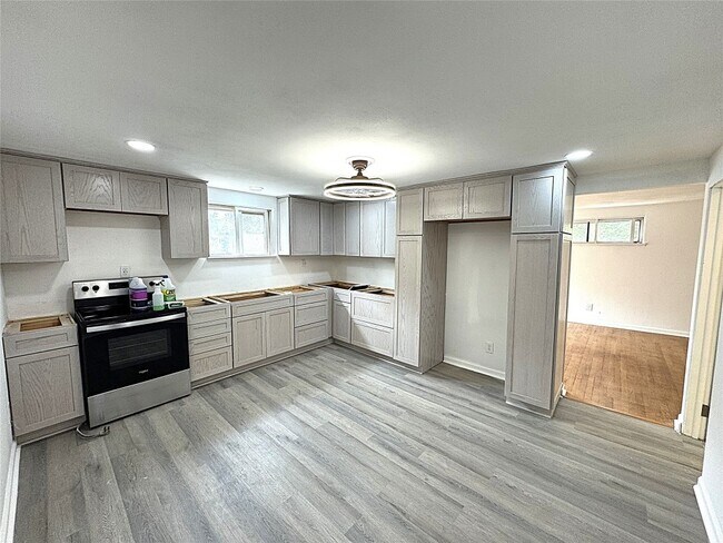 Building Photo - 609 N Nanticoke Ave