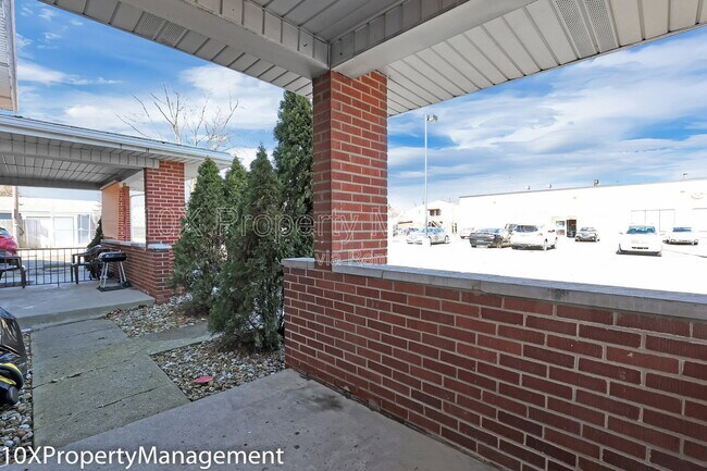 Building Photo - 3257 Cleveland Ave
