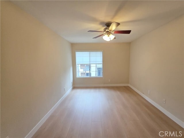 Building Photo - 5545 Canoga Ave