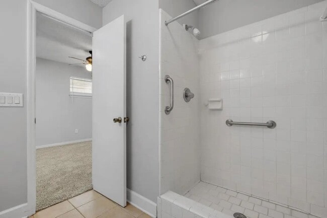 Building Photo - Benchmark Trace