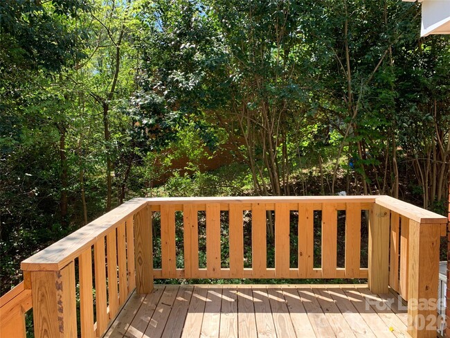 Building Photo - 2717 Columbus Cir