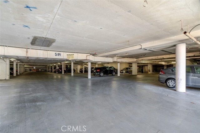 Building Photo - 321 S San Vicente Blvd