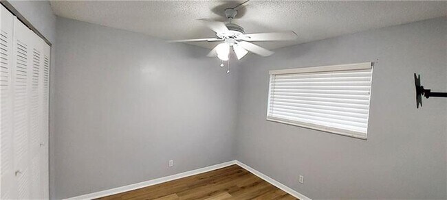 Building Photo - 2108 S Cypress Bend Dr
