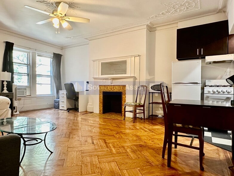 Building Photo - 309 W 107th St