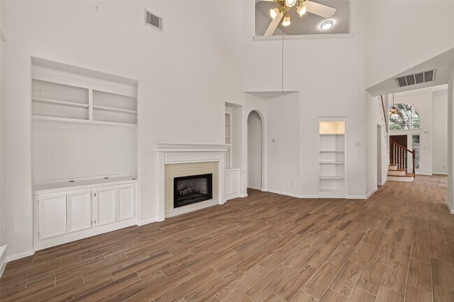 Building Photo - 3206 Shadowfern Ct