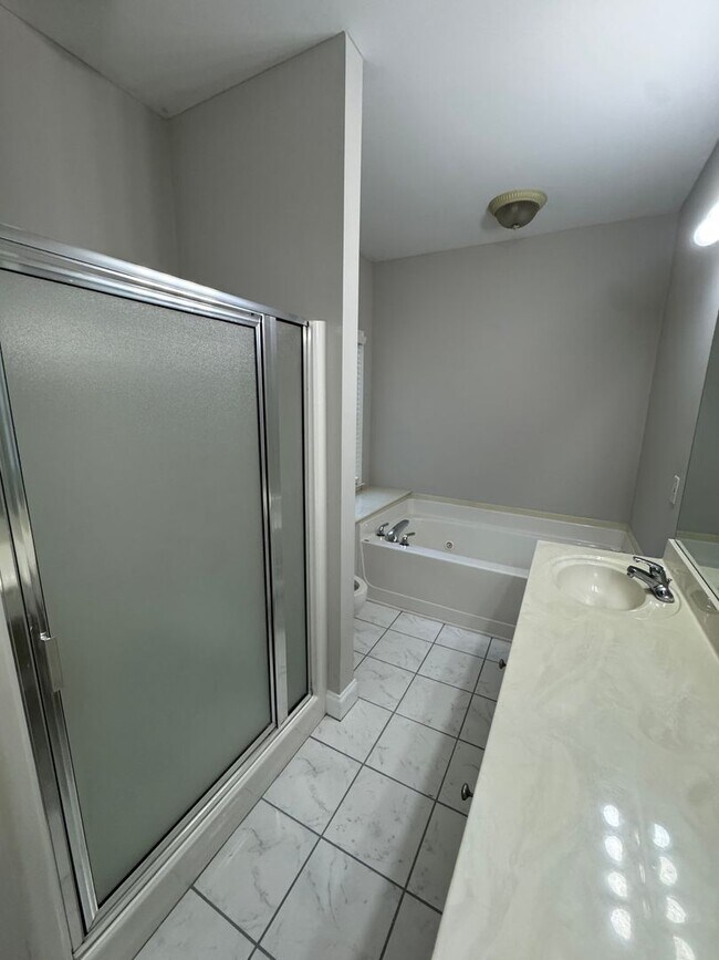Building Photo - Great 3br House (plus Bonus Room) in East Athens!