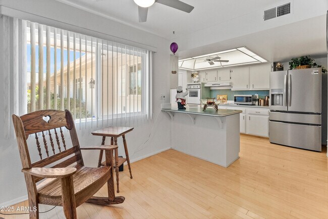 Building Photo - 10229 W Bolivar Dr