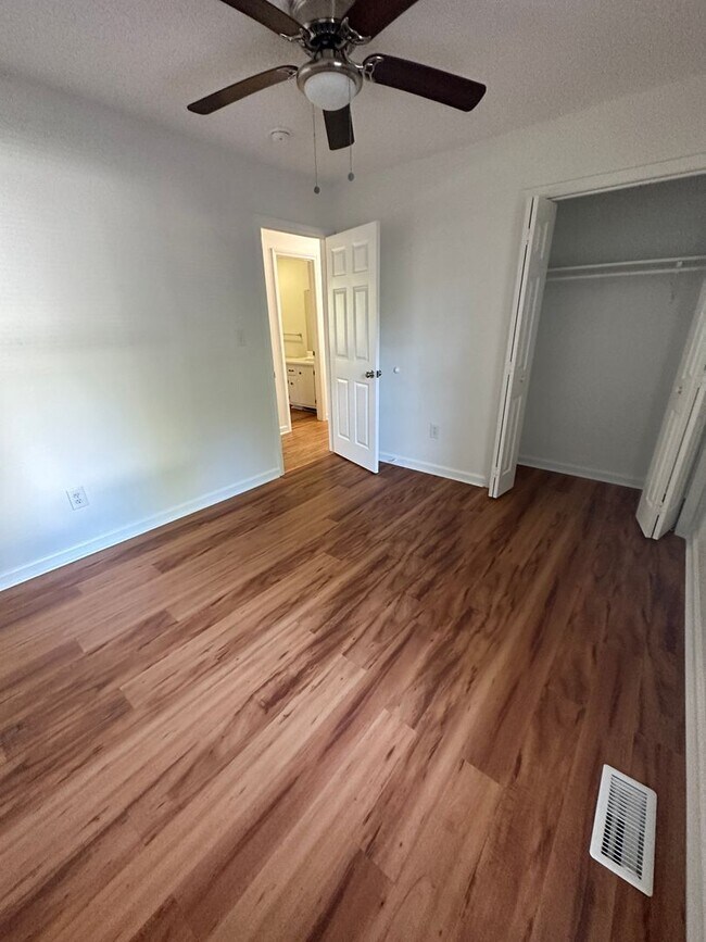 Building Photo - 3 bedroom close to Downtown Wendell