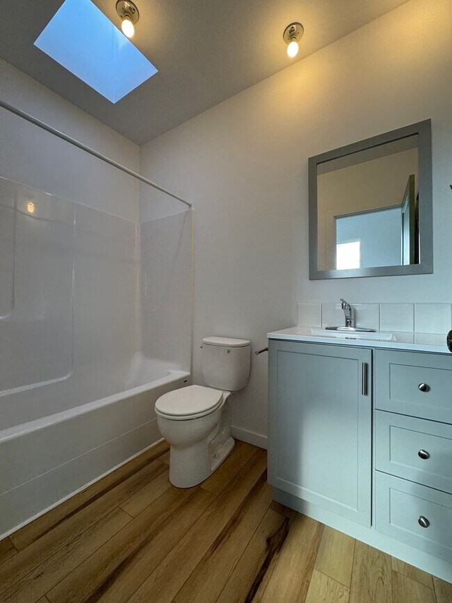 Building Photo - Spacious 4-Bedroom, 3-Bath Home with Stunning Views