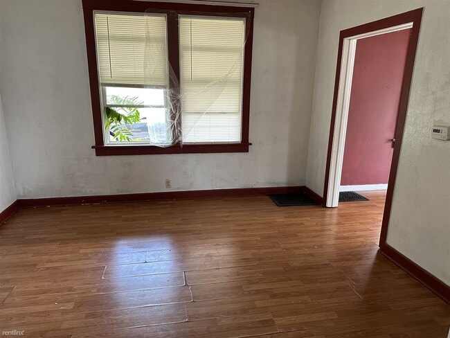 Building Photo - 2 br, 1 bath House - 1717 North Gale Avenue