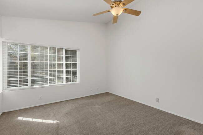 Building Photo - 7962 Mission Vista Dr