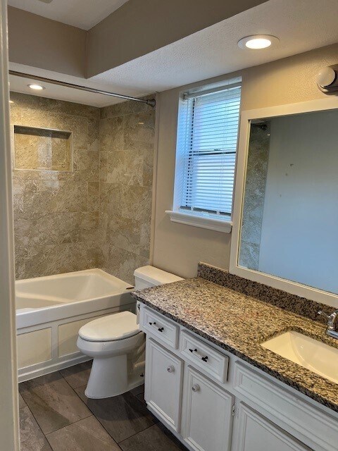 Building Photo - 18734 Wood Glen Ln