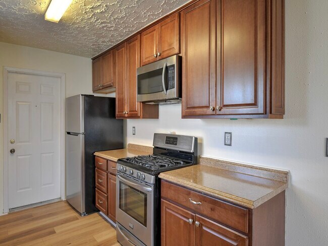 Building Photo - 1934 Feather Ridge Dr