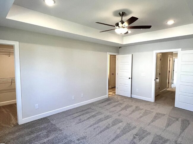 Building Photo - 207 Taylor Woods Ct