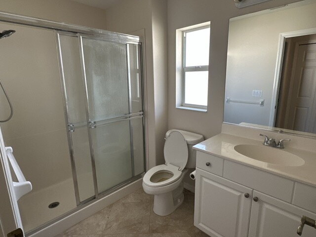 Building Photo - Spacious 2-Bed, 2-Bath Home in Venice with...