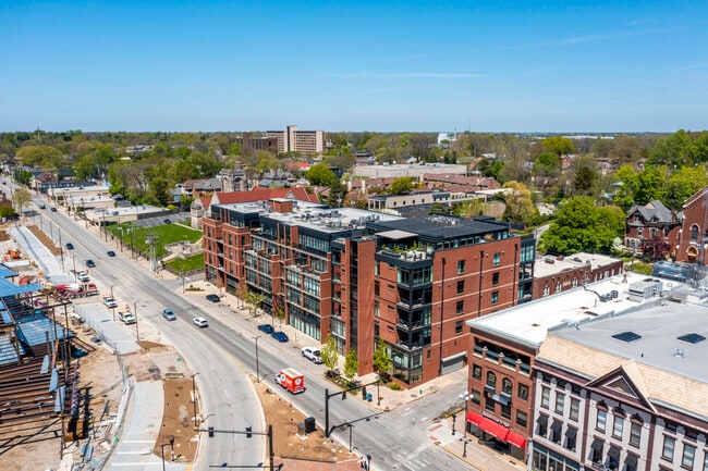 Building Photo - 525 W Main St