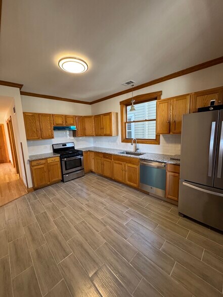 Kitchen - 5312 W 24th St