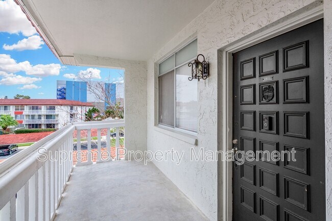 Building Photo - 1001 Pearce Dr