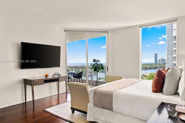 Building Photo - 21200 Point Pl