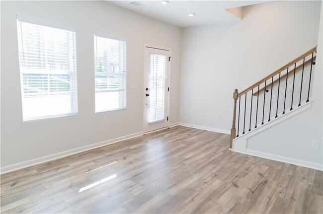 Building Photo - 2673 Whistler Wy NE