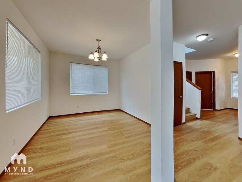 Building Photo - 1412 E 64th St