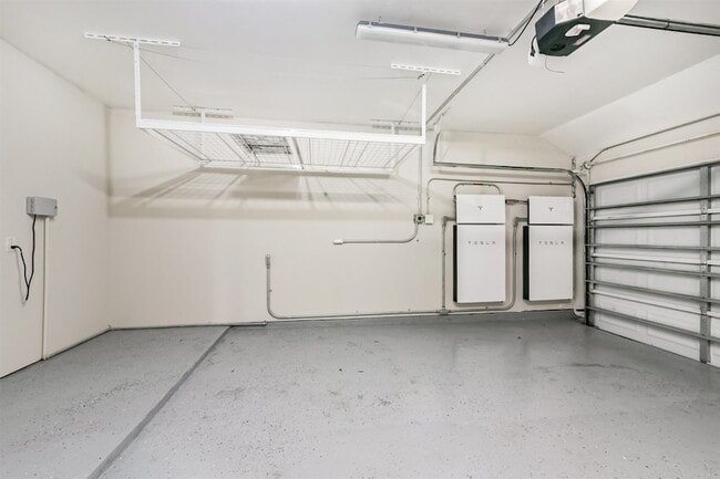 Building Photo - 2601 Hewn Rock Way