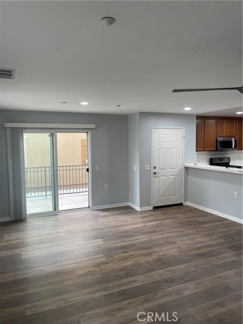 Building Photo - 15613 Lasselle St