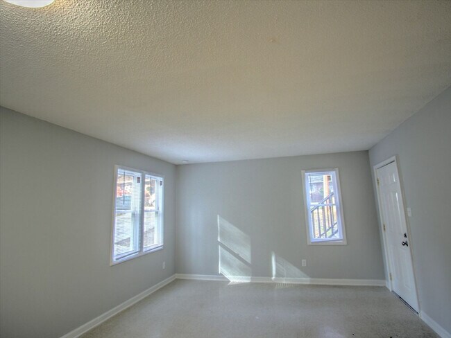 Building Photo - 916 Fiske St