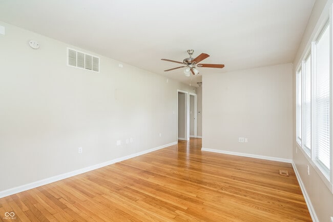 Building Photo - 124 Rose Ln