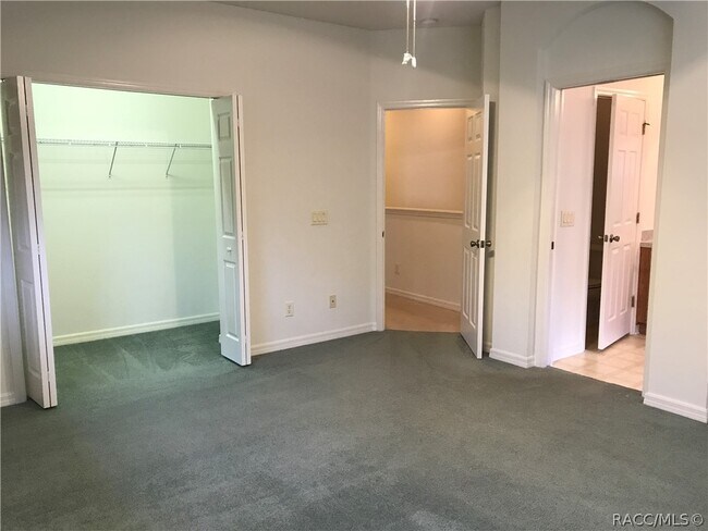 Building Photo - 1626 W Spring Meadow Loop