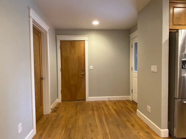 Building Photo - Northwest Crossing Gem! Bonus Office and F...