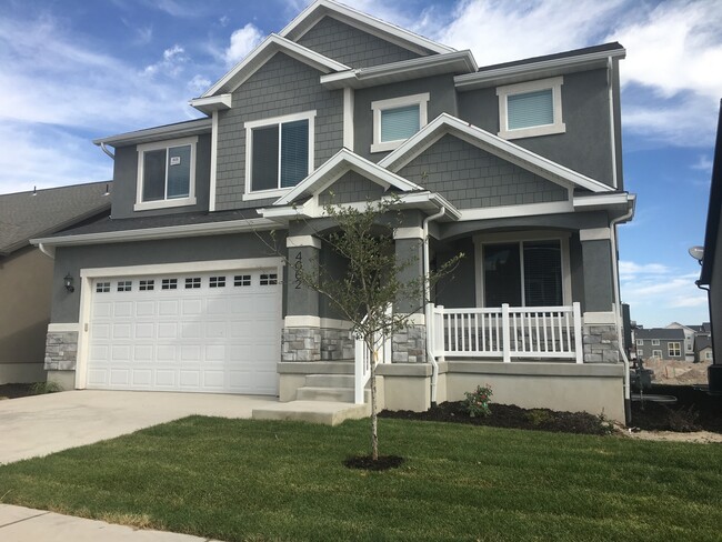 Building Photo - Beautiful Modern Home in Lehi w attached 2 car garage!