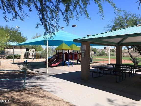 Building Photo - 15714 Chicory Dr