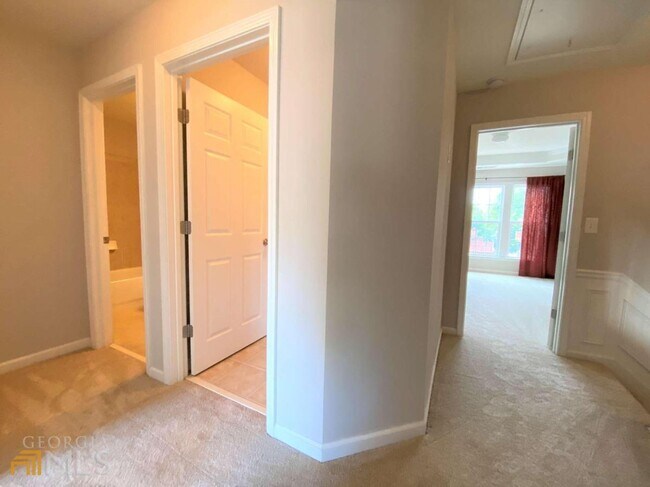 Building Photo - 2803 Loftview Square
