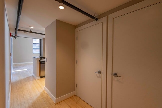 Building Photo - Cozy 1Bed/1Bath with Loft in Downtown Balt...