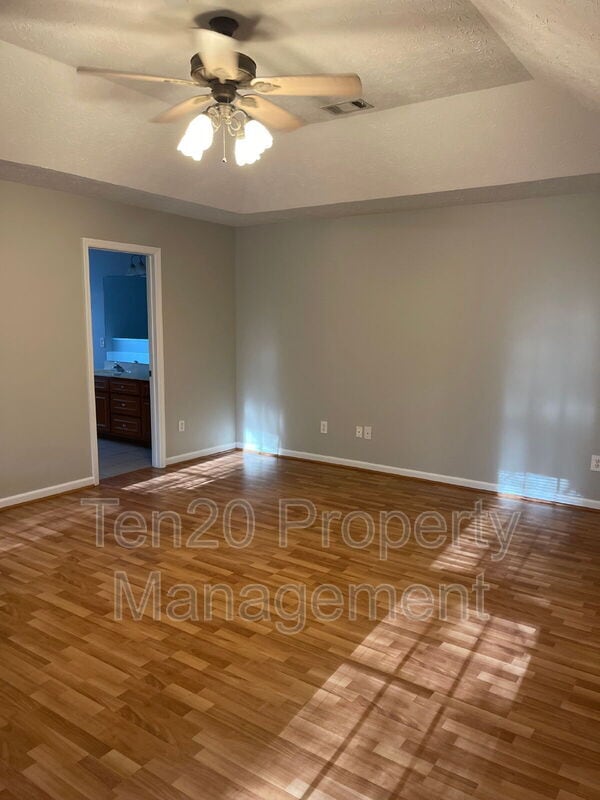 Building Photo - 59 Walnut Ct