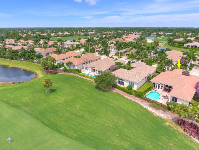 Building Photo - 528 Les Jardin Dr