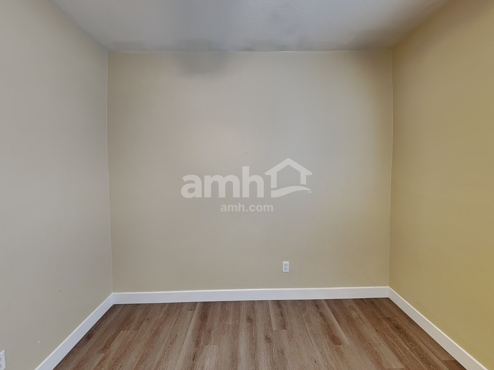 Building Photo - 13571 W Post Dr