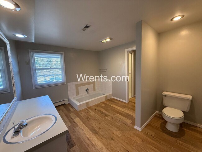 Building Photo - Spacious 6-Bedroom Home with Pool & Multiple Fireplaces – Great Northside Location!