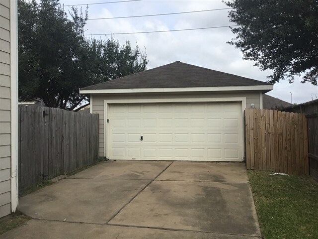 Building Photo - 19934 Crested Hill Ln