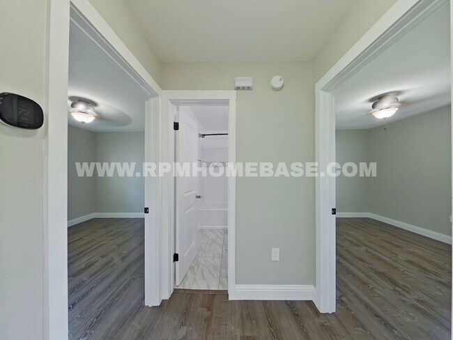 Building Photo - 147 Villacrest Dr