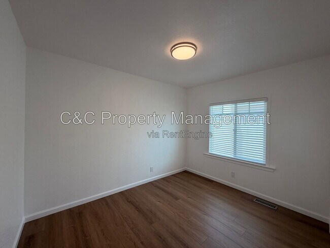Building Photo - 595 Pearl St