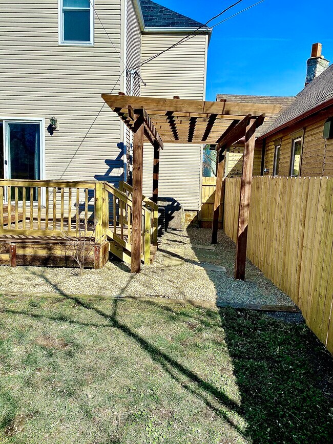 Building Photo - 1049 Fair Ave