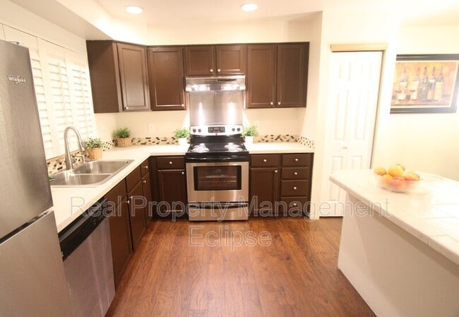 Building Photo - 5710 14th Dr W