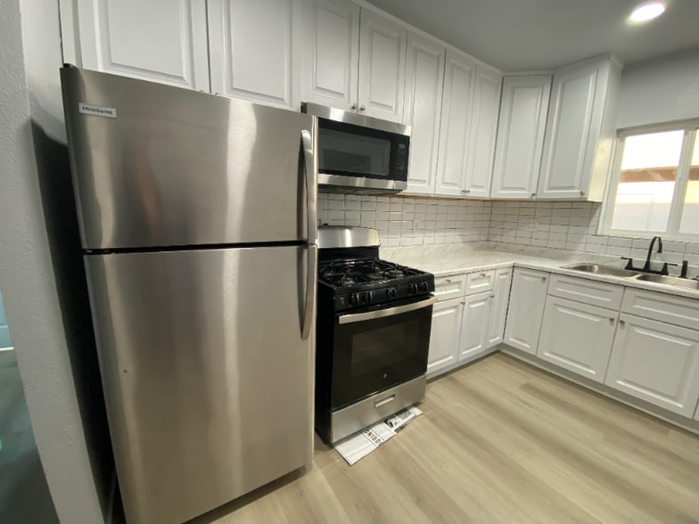 Building Photo - 1509 E 20th St