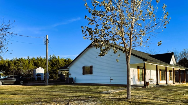 Building Photo - 713 Overlook Dr