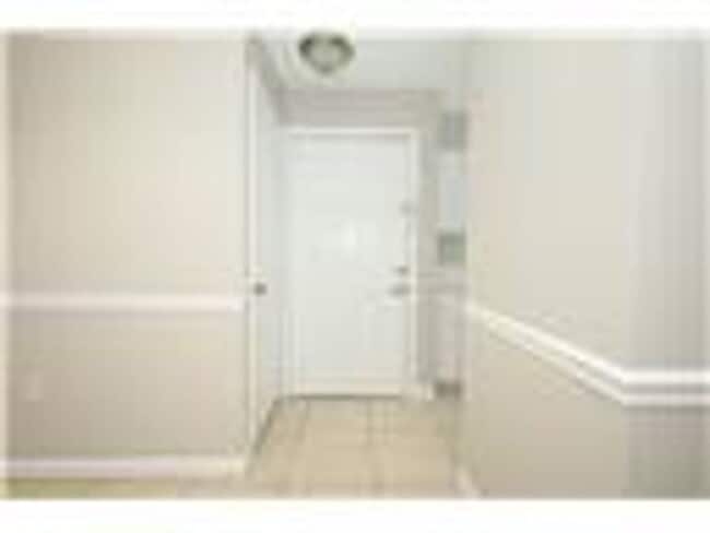 Building Photo - 204 Dorchester Square