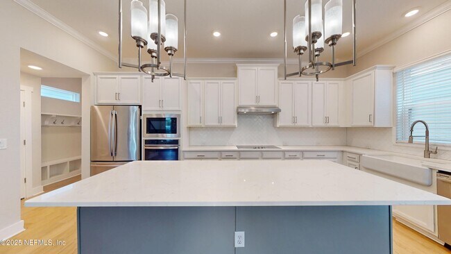 Building Photo - 7430 Beach Walk Place