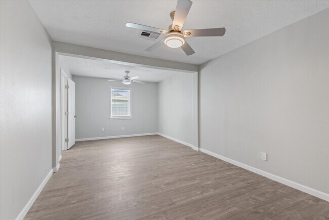 Building Photo - 3518 Avenue H